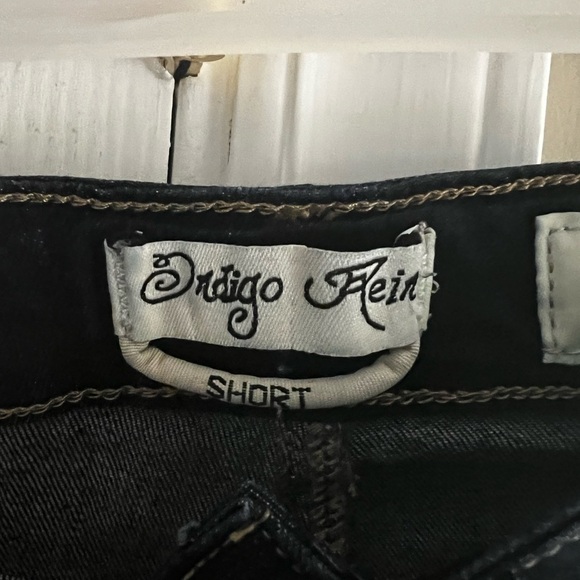 NWT Indigo-Rein High-Rise Shorts - Picture 4 of 9